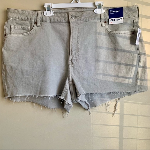 Old Navy High Rise O.G straight 3" inseam raw hem gray denim shorts size 20 NWT - Picture 2 of 5